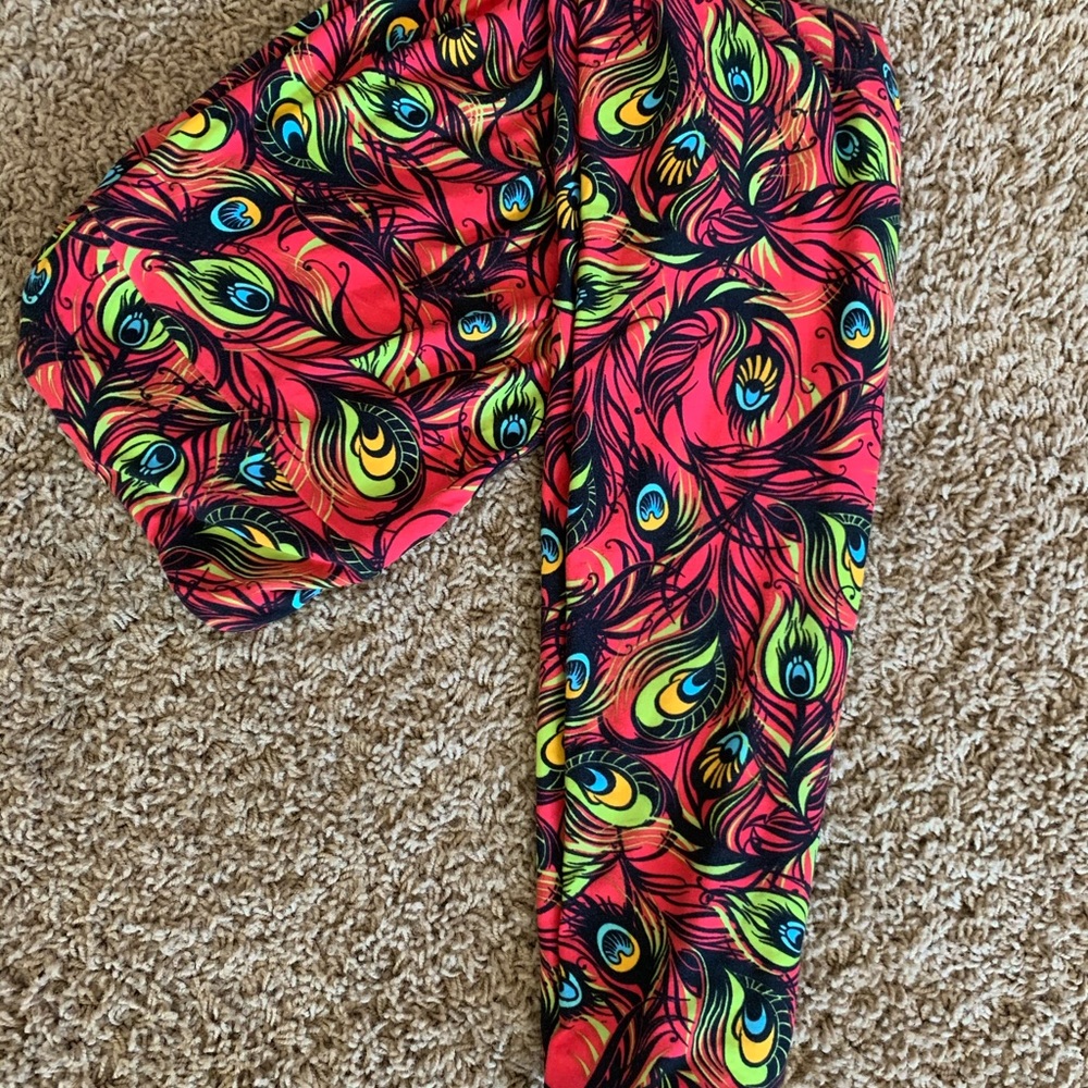 Lularoe Tall and Curvy (TC) leggings